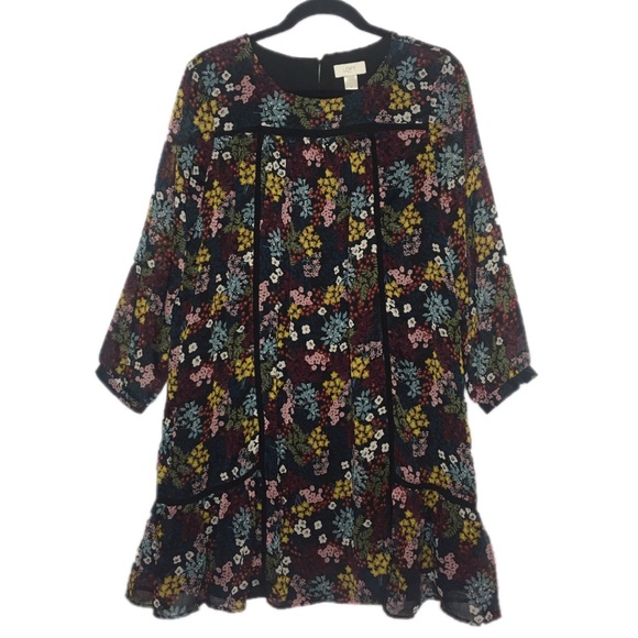 LOFT Dresses & Skirts - Medium Loft Babydoll Floral Dress Black